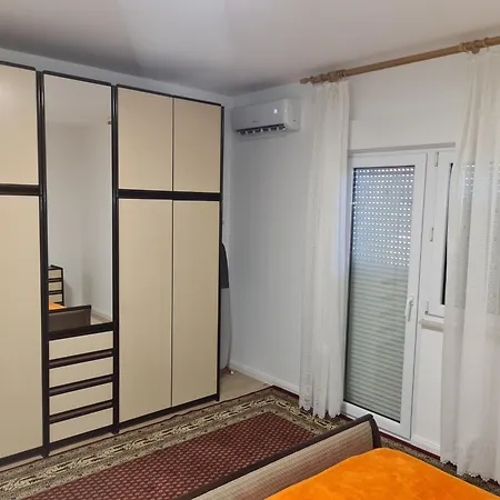 Zdena Apartment *